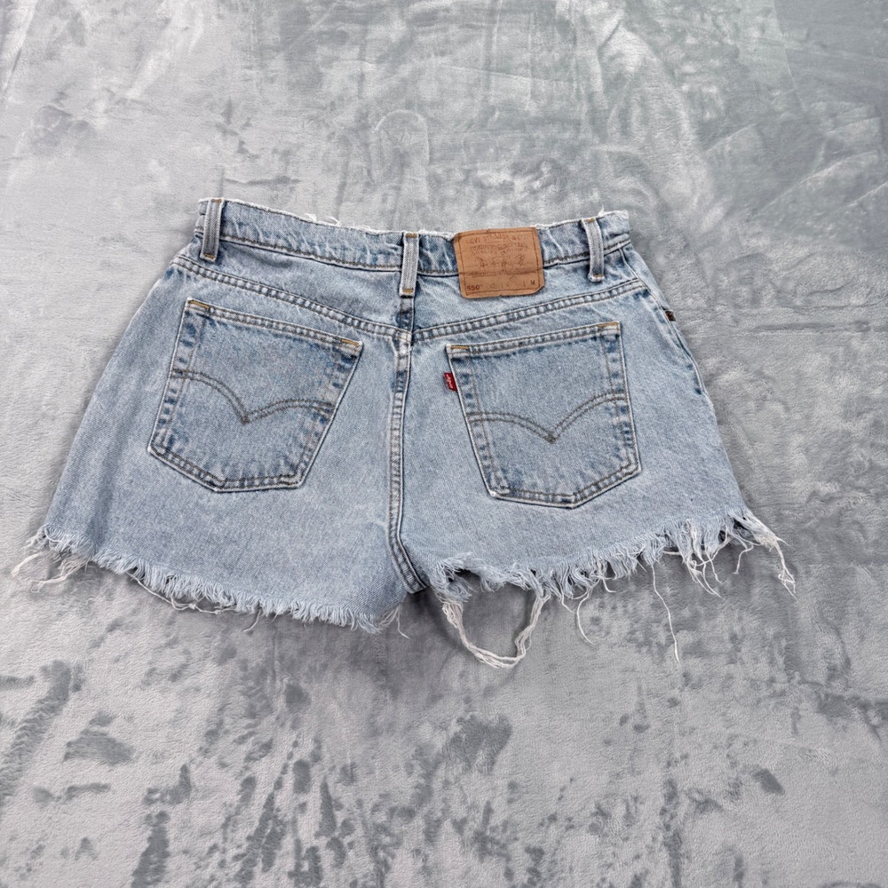 Levis 550 Light Wash Relaxed High Rise Frayed Denim Cutoff Shorts Women Waist 32 - Picture 2 of 8
